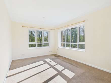 Columbia Place, Campbell Park, Image 4