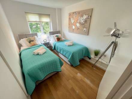 St Peters Way, New Bradwell, Image 7