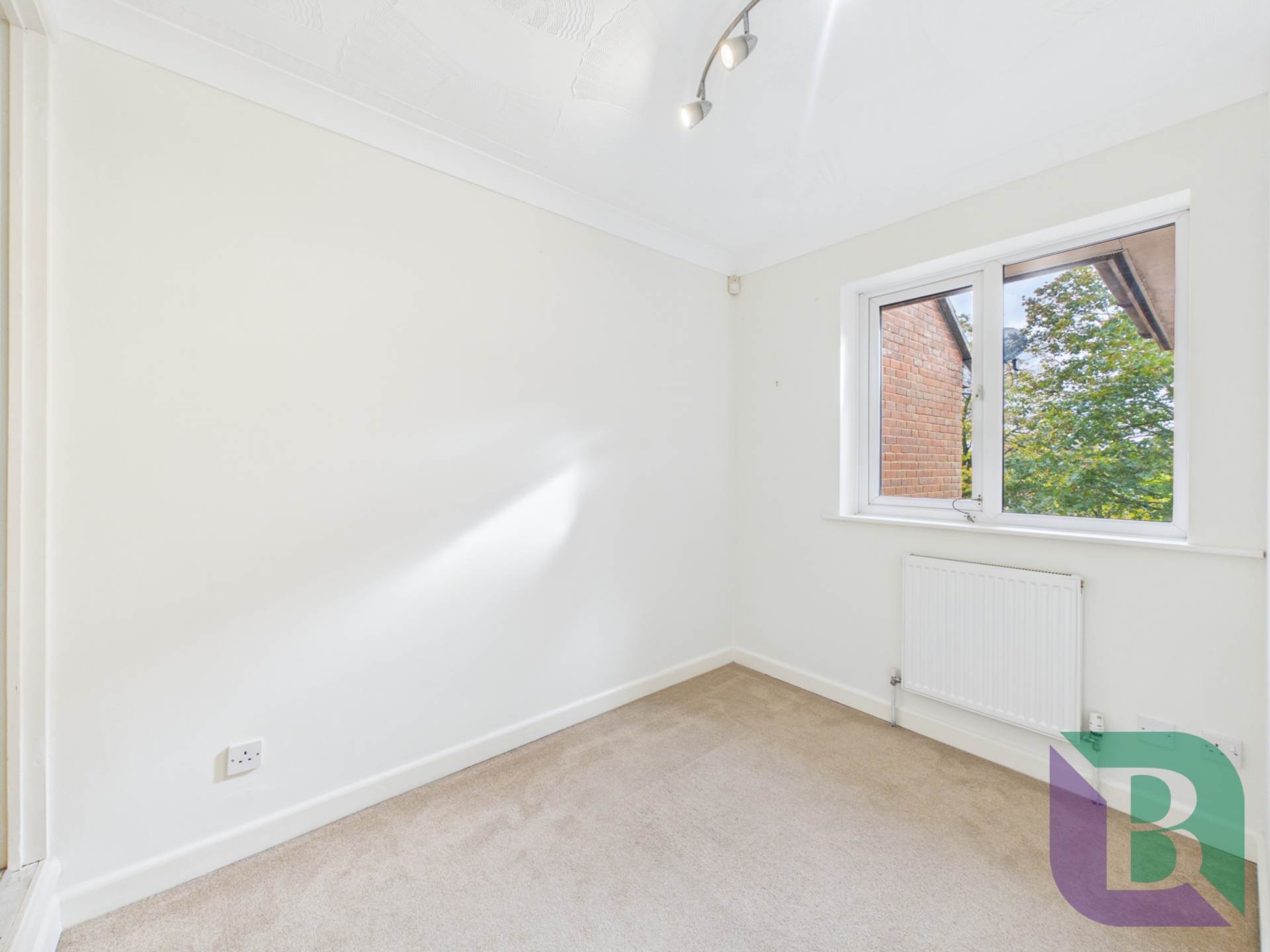 Elliot Close, Newport Pagnell, Image 9