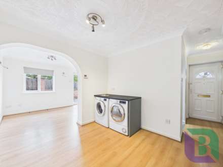 Elliot Close, Newport Pagnell, Image 4