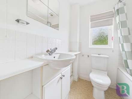 Turnpike Court, Woburn Sands, Image 13