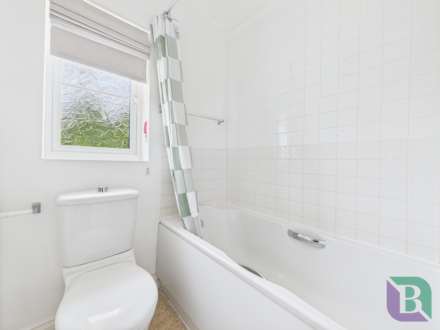 Turnpike Court, Woburn Sands, Image 14