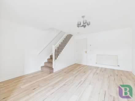 Turnpike Court, Woburn Sands, Image 2