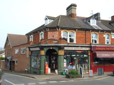 2 Bedroom Flat, High Street, Woburn Sands, MK17