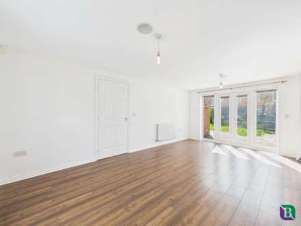 Cable Crescent, Woburn Sands, Image 4