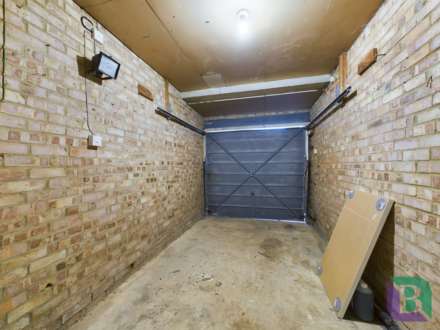 Tidbury Close, Woburn Sands, Image 22