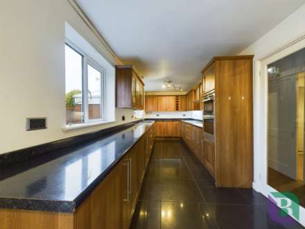 Tidbury Close, Woburn Sands, Image 3