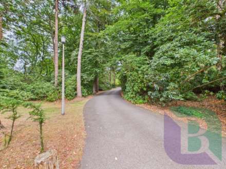 Daneswood, Aspley Heath, Image 17