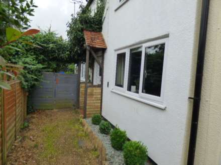 Club Cottages, Woburn Sands, Image 1