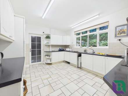 Silverbirches Lane, Aspley Heath, Image 10