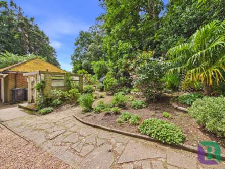 Silverbirches Lane, Aspley Heath, Image 25