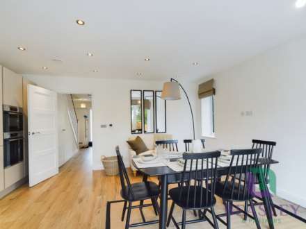 Station Road, Bow Brickhill, Milton Keynes, Image 4