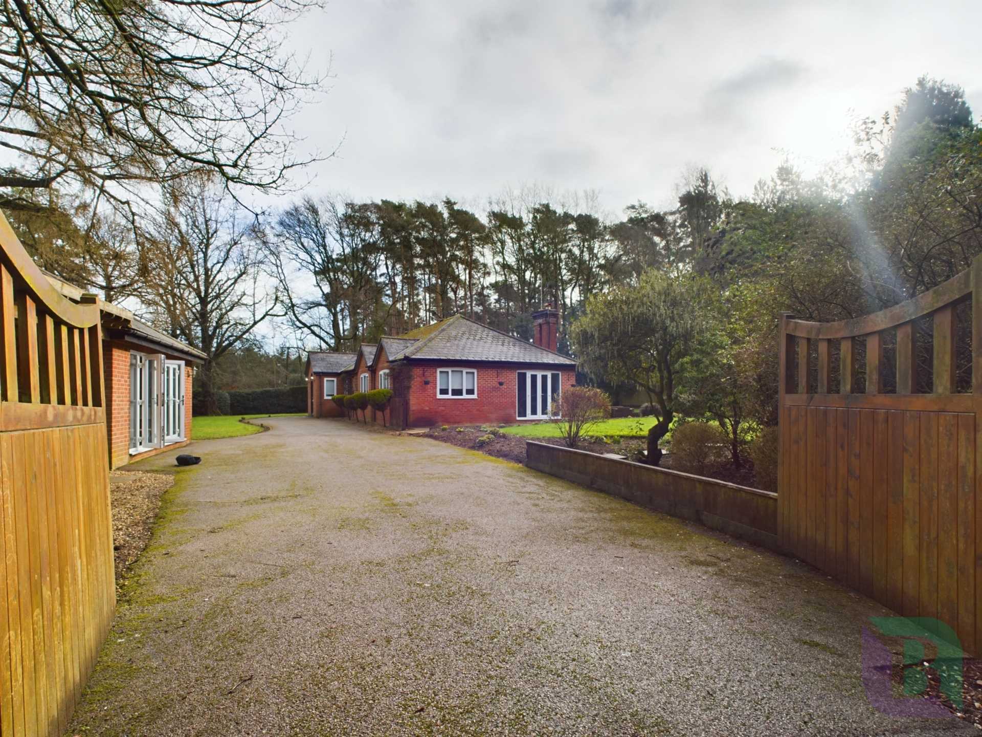 Daneswood, Heath Lane, Woburn Sands, Image 5