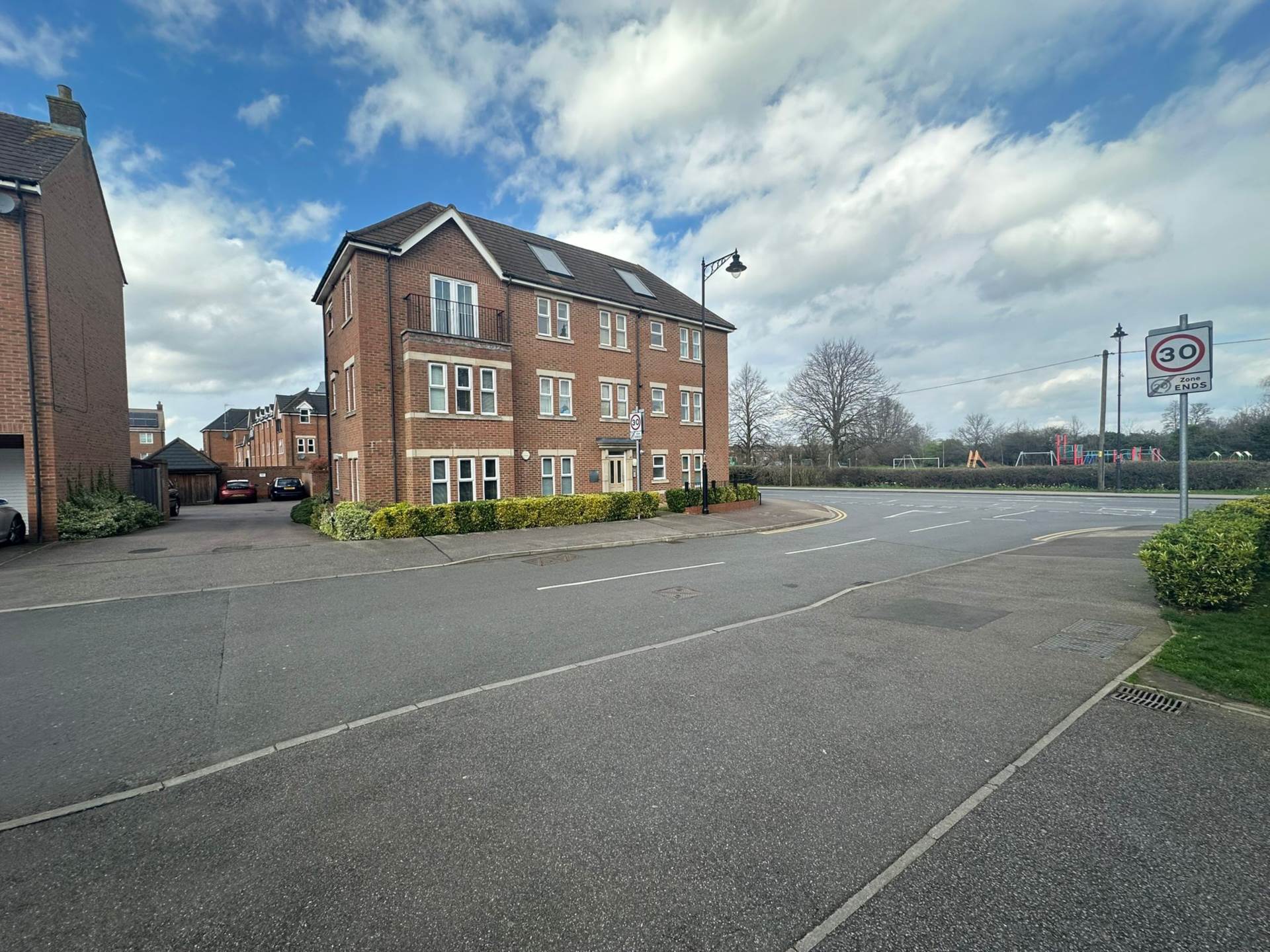 Greensand View, Woburn Sands, Milton Keynes, Image 1