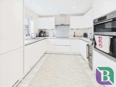 Read Loke, Eaton Leys, Image 7