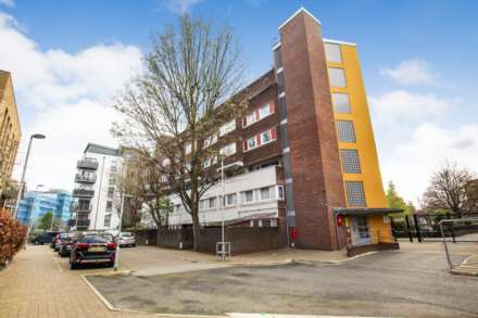 Property For Sale Weatherley Close, London