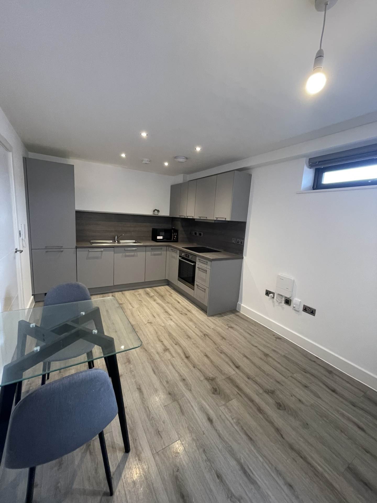 Apartment     Sheldon Court, Wagon Lane, Image 5
