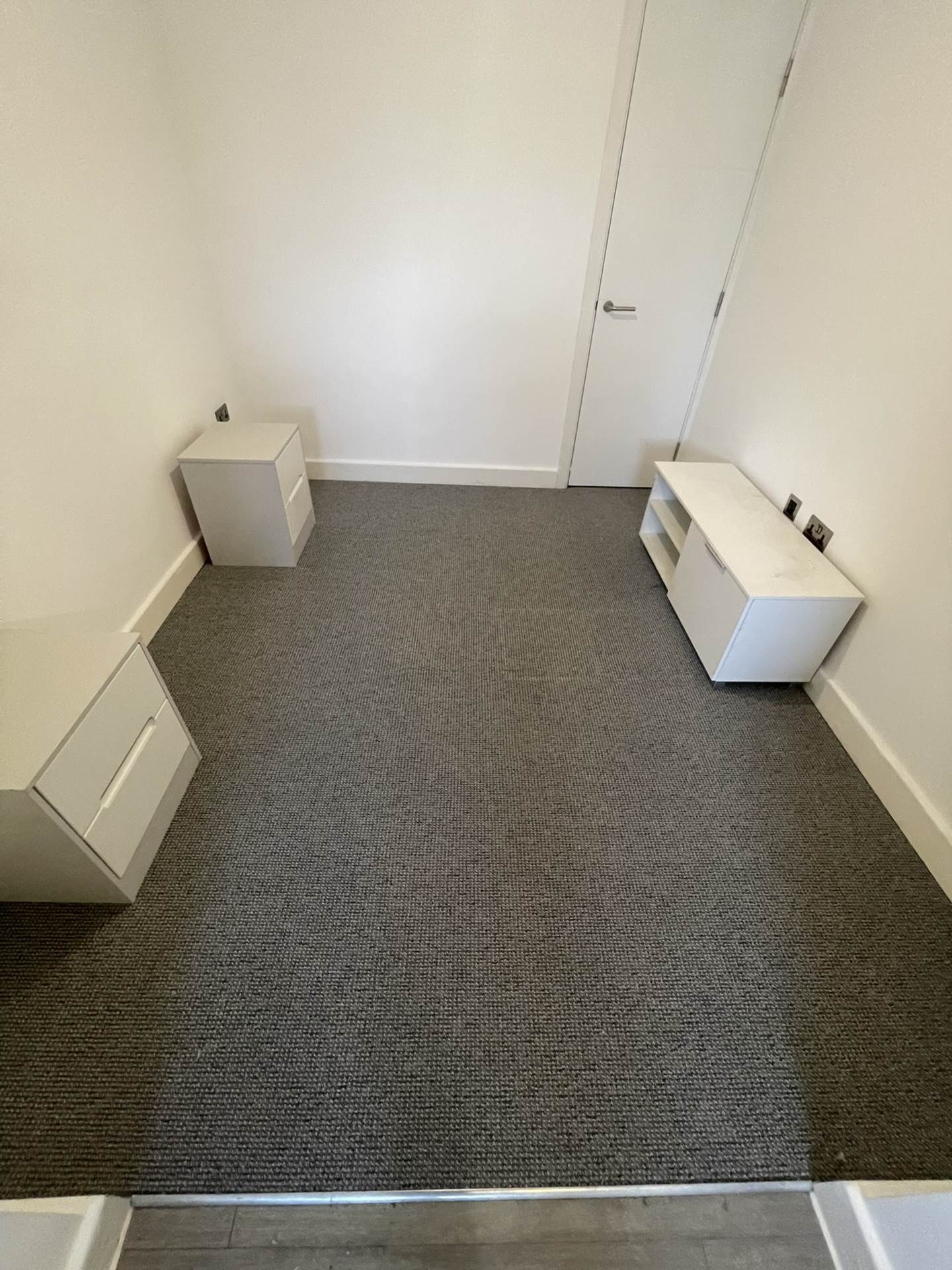 Apartment     Sheldon Court, Wagon Lane, Image 9