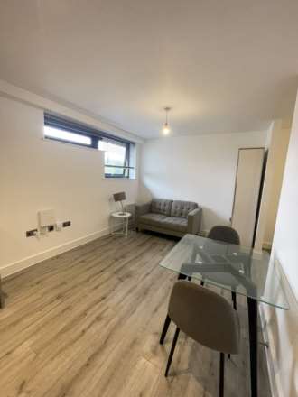 Apartment     Sheldon Court, Wagon Lane, Image 3