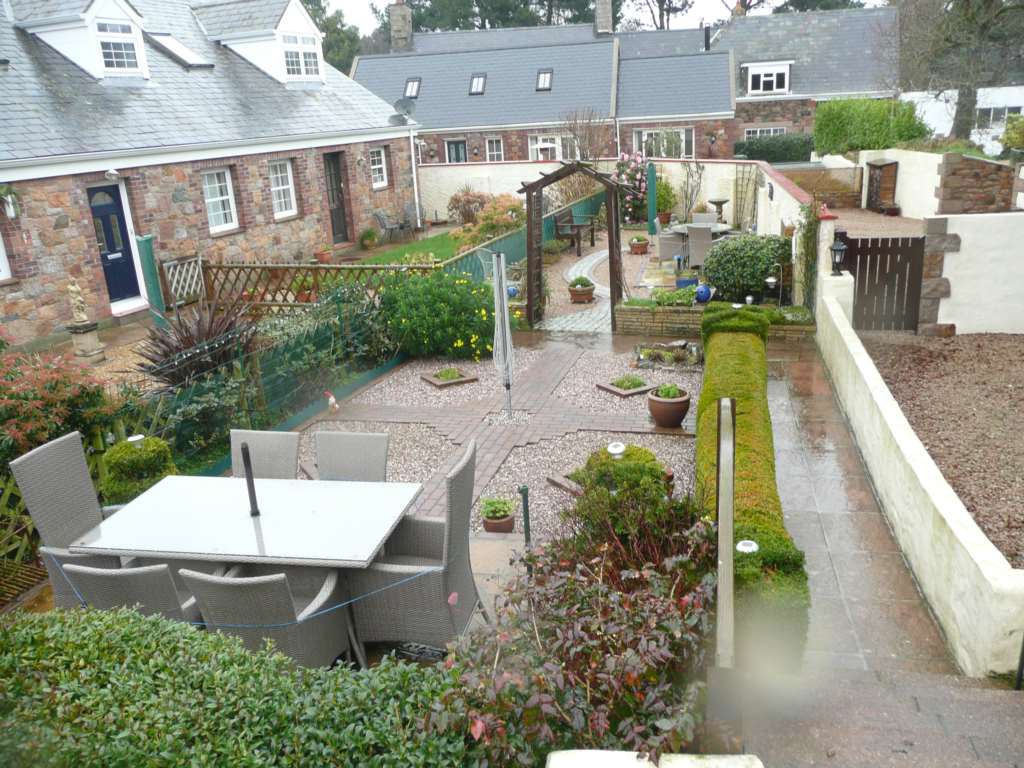 Near Hougue Bie, rural St Saviour, Image 23