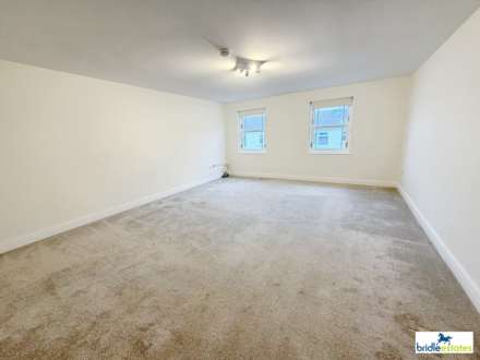 Fountain Court, Hastings Lane, St Helier, Image 4