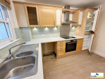 Fountain Court, Hastings Lane, St Helier, Image 7