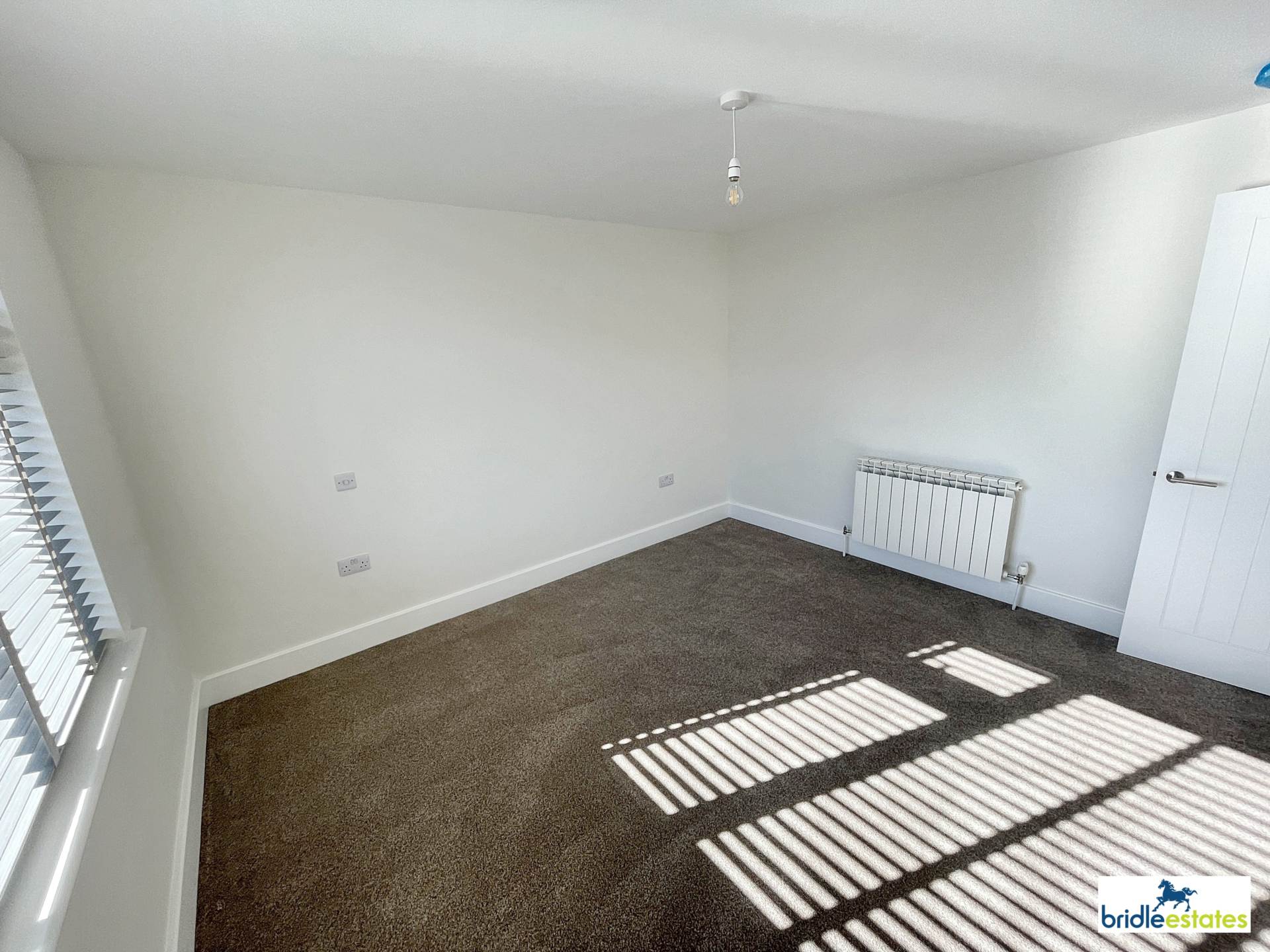 Close to St. Saviour's school - Sunshine Avenue, Image 17