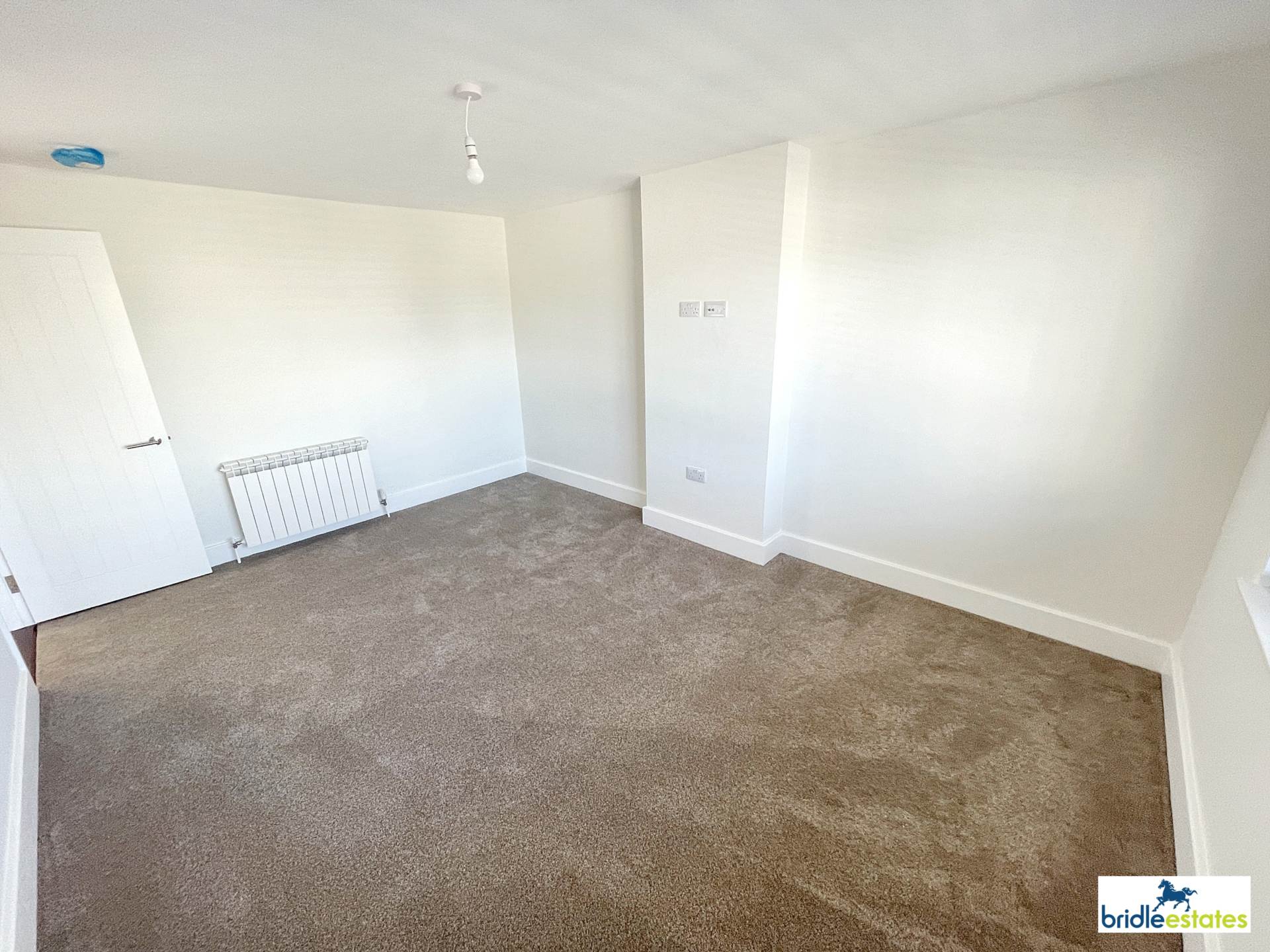 Close to St. Saviour's school - Sunshine Avenue, Image 21