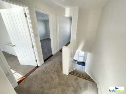 Close to St. Saviour's school - Sunshine Avenue, Image 13