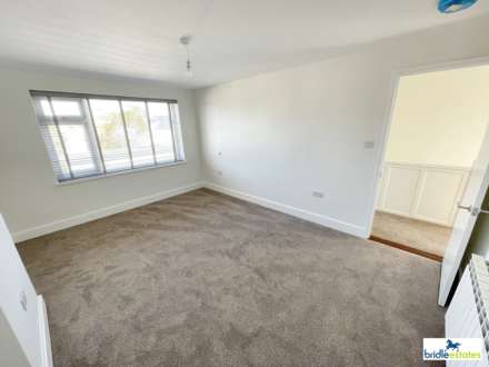 Close to St. Saviour's school - Sunshine Avenue, Image 20