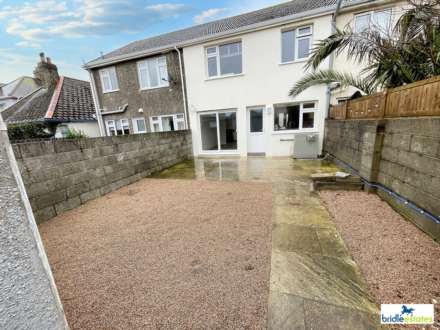 Close to St. Saviour's school - Sunshine Avenue, Image 25