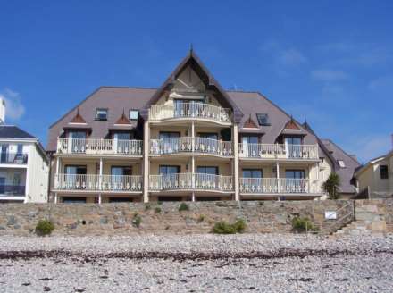 3 Bedroom Apartment, Penthouse sea front apartment - La Greve D`Azette