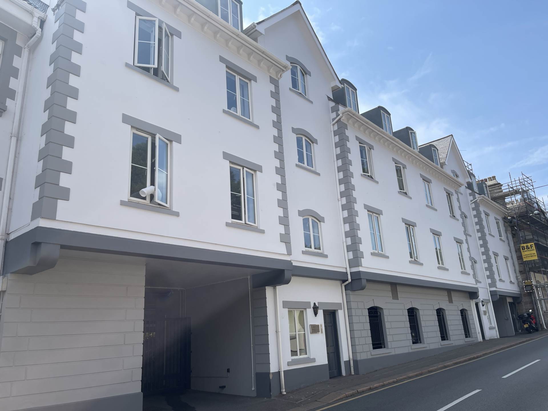 Le Mont Les Vaux, St Aubin, Image 1
