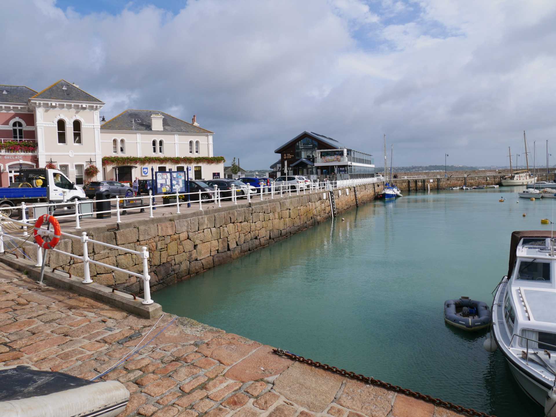 Le Mont Les Vaux, St Aubin, Image 20