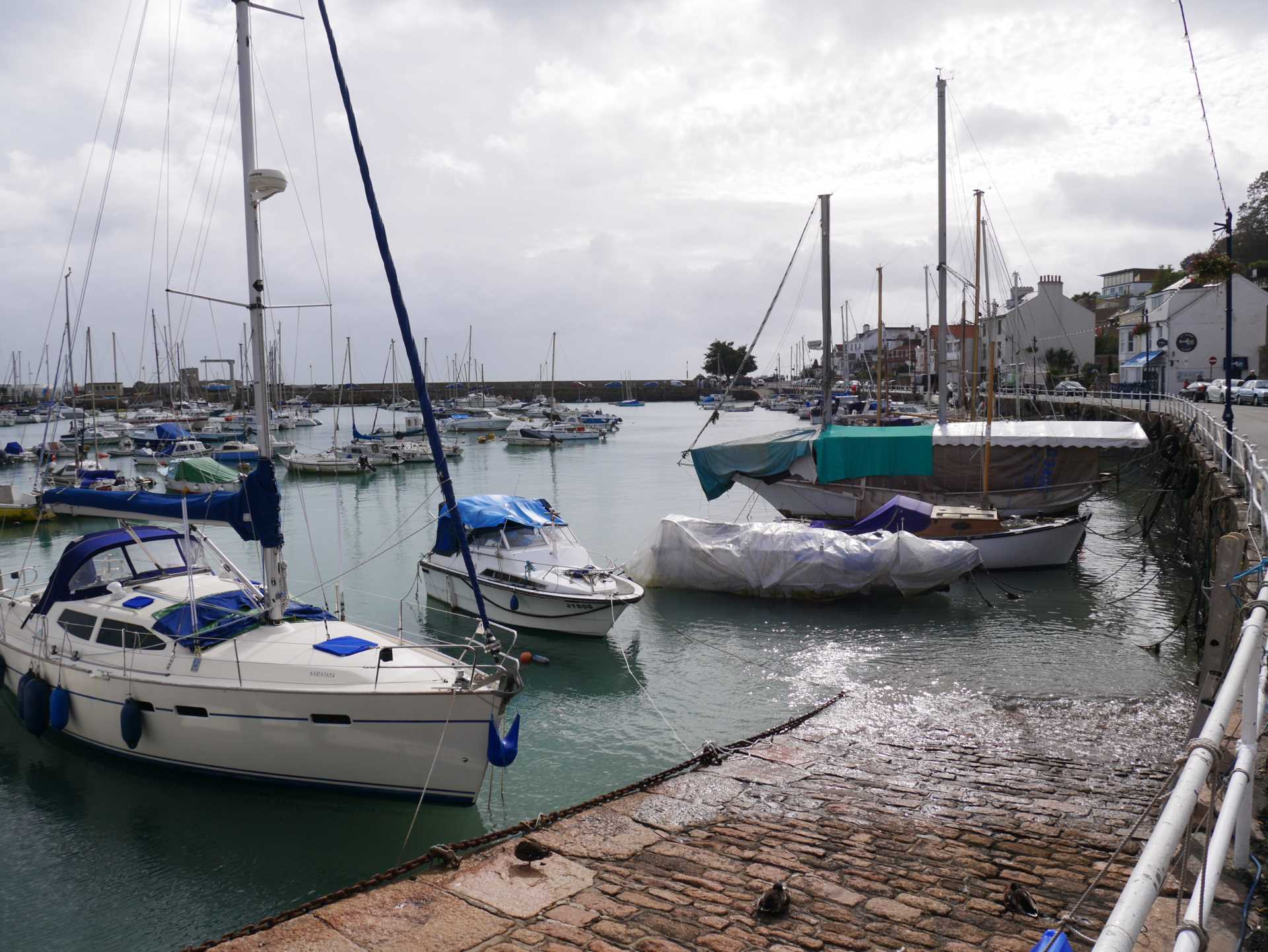 Le Mont Les Vaux, St Aubin, Image 21