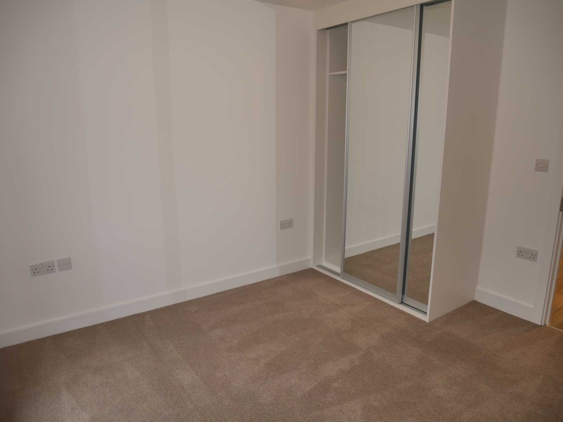Westmount W2, Image 17