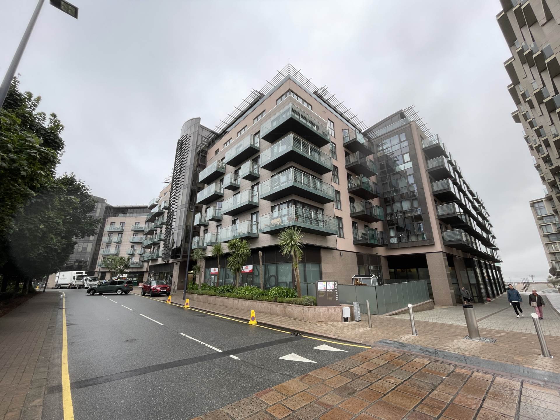 Castle Quay, La Rue De L'Etau, Image 1
