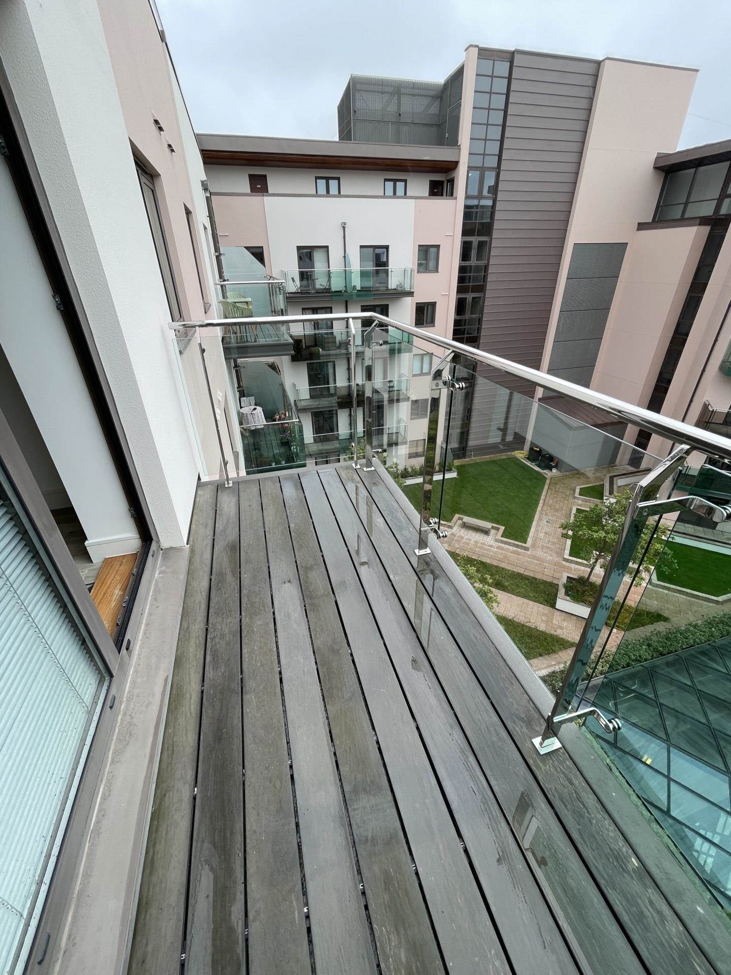 Castle Quay, La Rue De L'Etau, Image 7