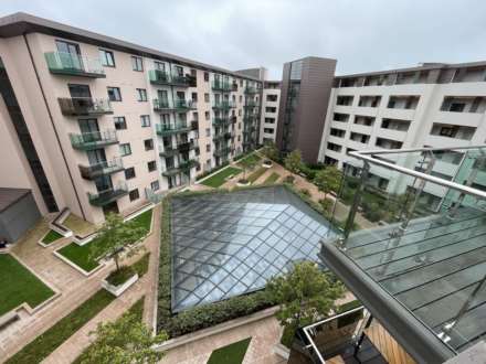 Castle Quay, La Rue De L'Etau, Image 2