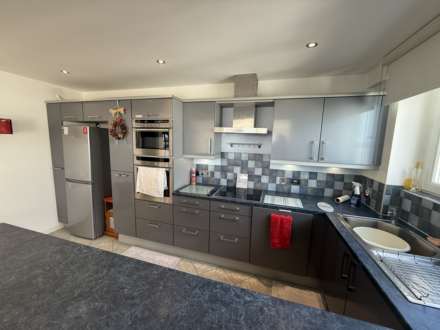 Lower Kings Cliff, St Helier, Image 13