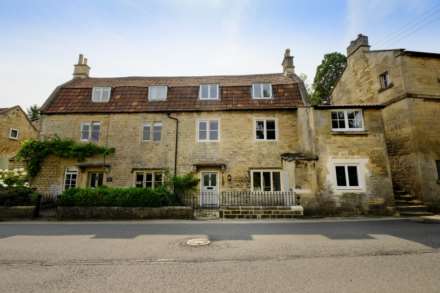 3 Bedroom House, High Street, Box