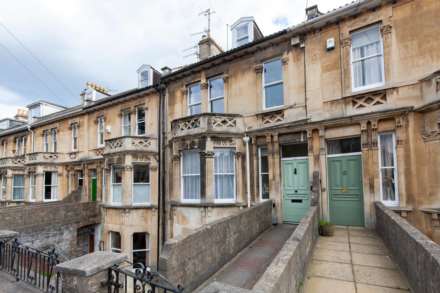 1 Bedroom Maisonette, Newbridge Road, Bath