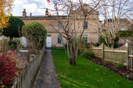2 Bedroom House, Worcester Place, Bath