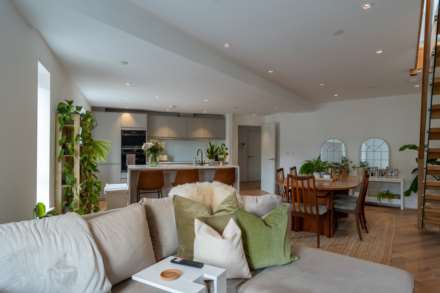 2 Bedroom Apartment, Granville Road, Bath