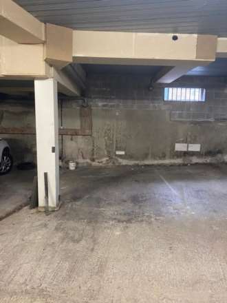 UNDERGROUND PARKING SPACE IN CIRCUS PLACE, Image 5