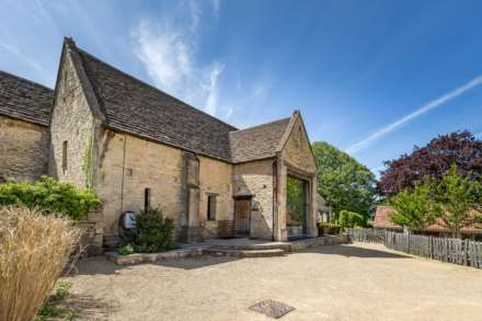 Manor Barn High Street, Box, Image 2