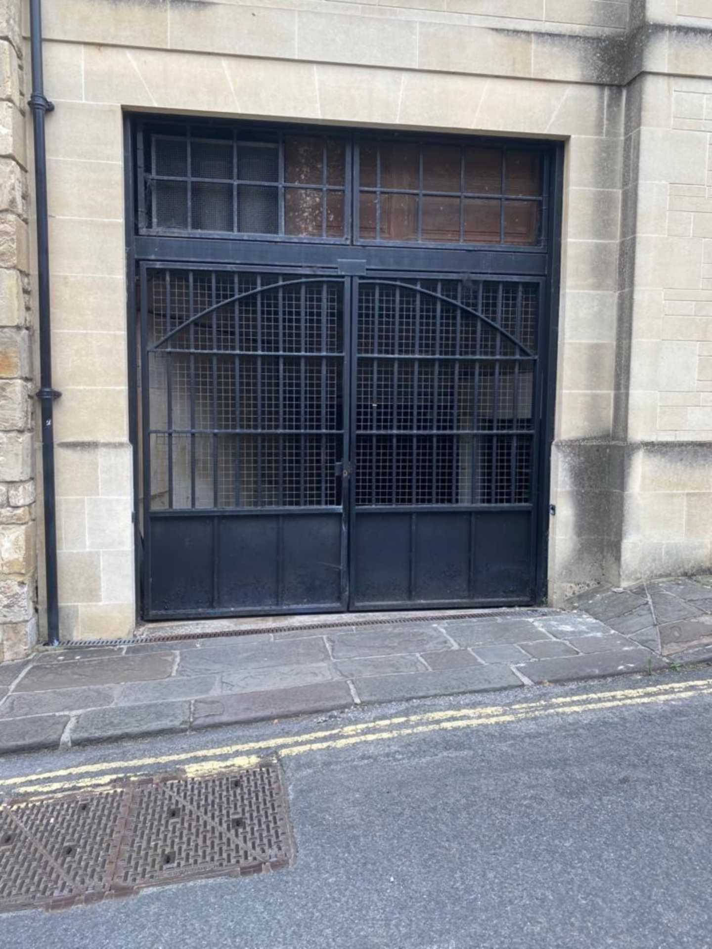 UNDERGROUND PARKING SPACE IN CIRCUS PLACE, Image 1