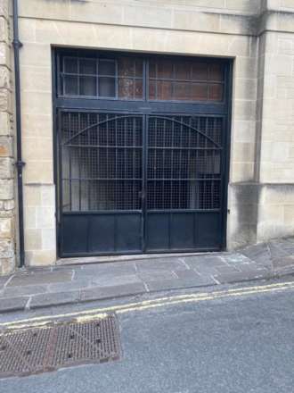 UNDERGROUND PARKING SPACE IN CIRCUS PLACE, Image 1