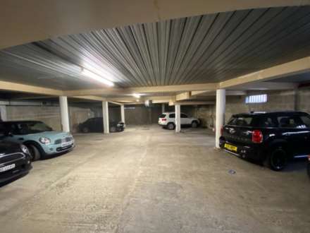 UNDERGROUND PARKING SPACE IN CIRCUS PLACE, Image 8