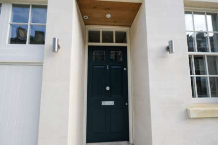 Henrietta Mews, Bath FREEHOLD, Image 3
